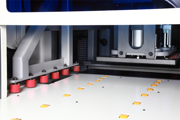 自動側靠裝置 自動側靠裝置