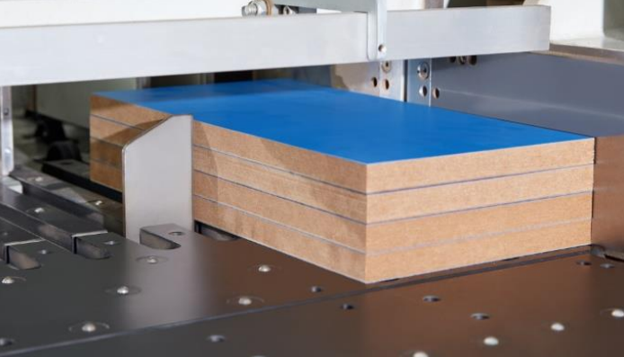 側靠機構 鋸車集成側靠裝置