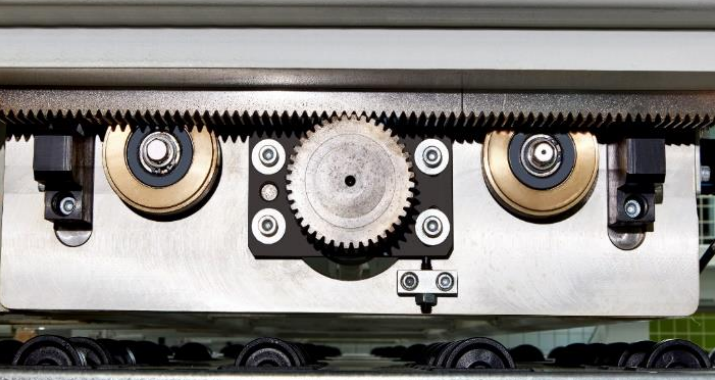 鋸座及鋸片驅動裝置 夾鉗座定位