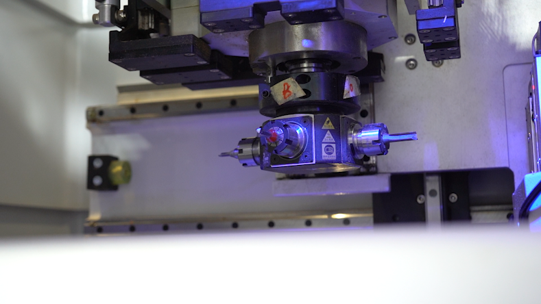 可旋轉十字刀頭