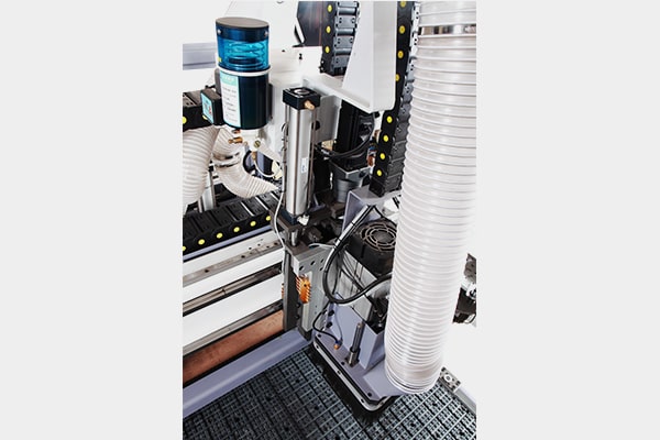 精密的鏤銑及鉆孔裝置 精密的鏤銑及鉆孔裝置