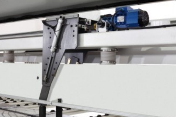 側靠機構 側靠機構